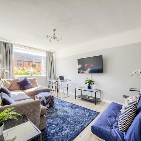 Town Centre Apartment 레밍톤 외부 사진