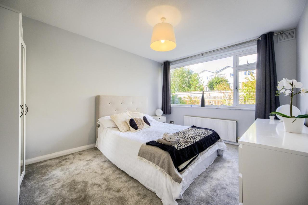 Town Centre Apartment 레밍톤 외부 사진